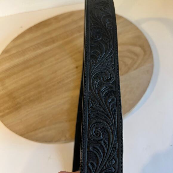 Silver Creek USA Made Floral Tooled Black Genuine Leather Silver Belt Size Large - Picture 4 of 12